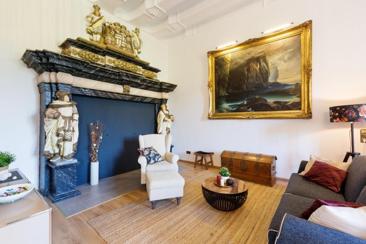Ferienwohnung Saalstube - Schloss Adolphsburg キルヒウンデム エクステリア 写真